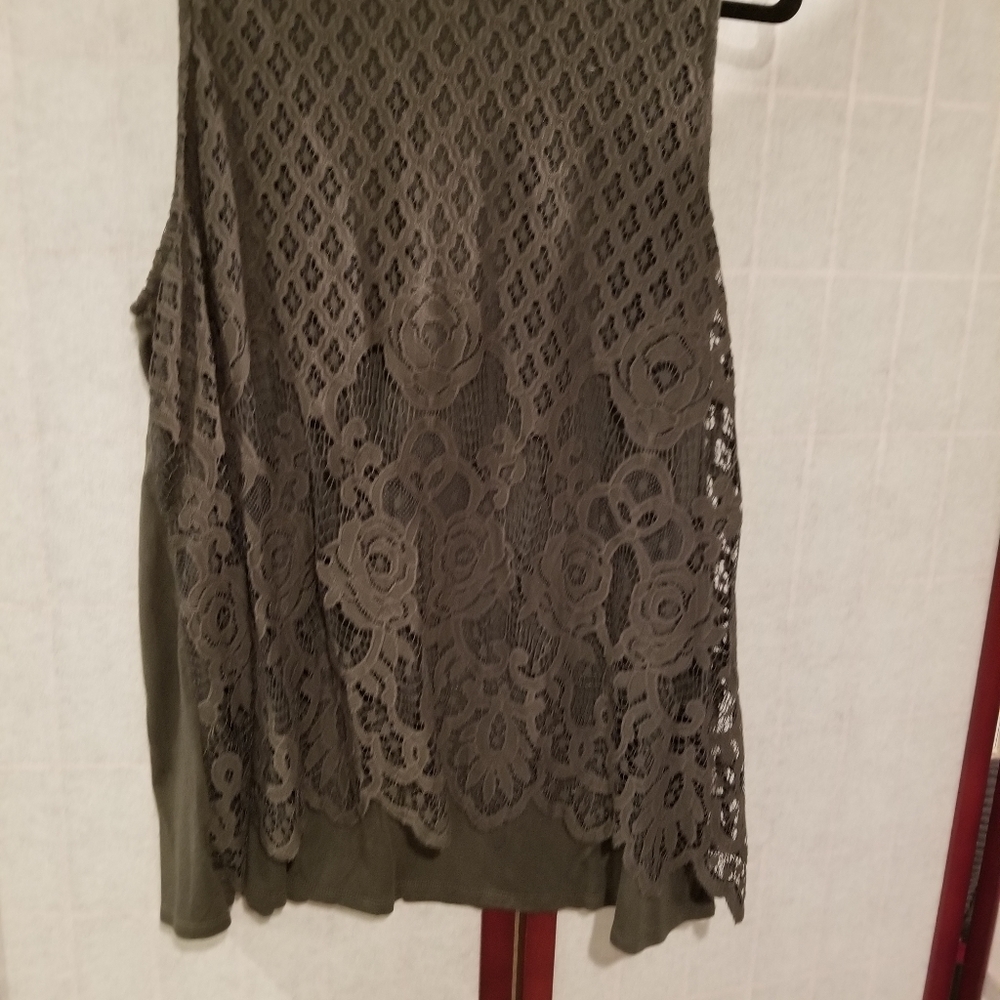 Torrid womens plus size 2 lace overlay olive green high neck sleeveless top.